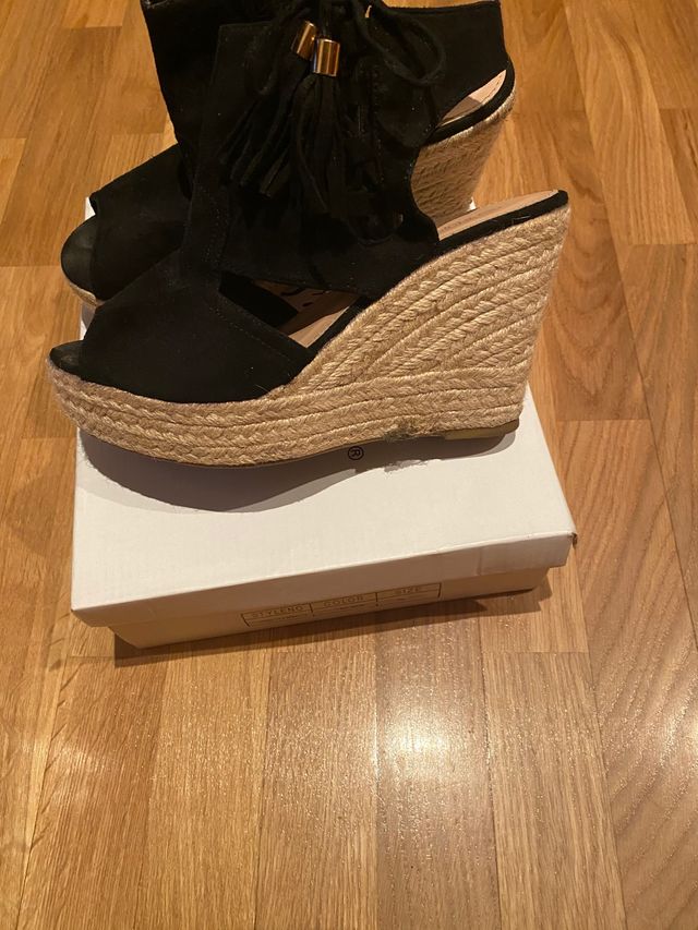 Cuña de Bestselle prácticamente nueva