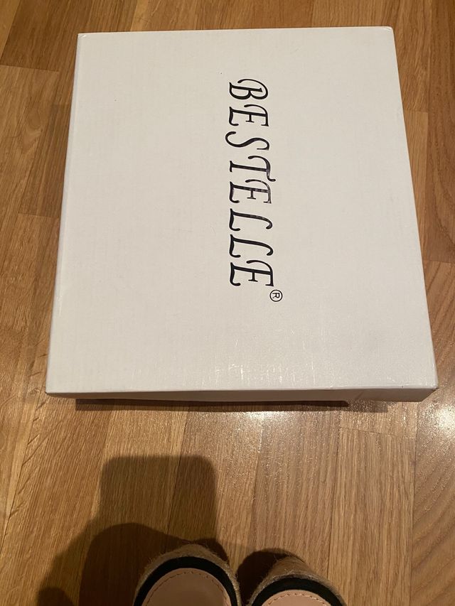 Cuña de Bestselle prácticamente nueva