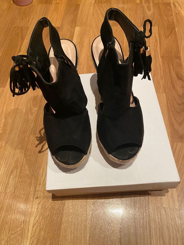 Cuña de Bestselle prácticamente nueva