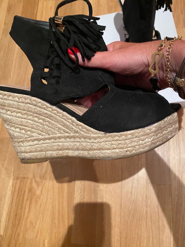 Cuña de Bestselle prácticamente nueva