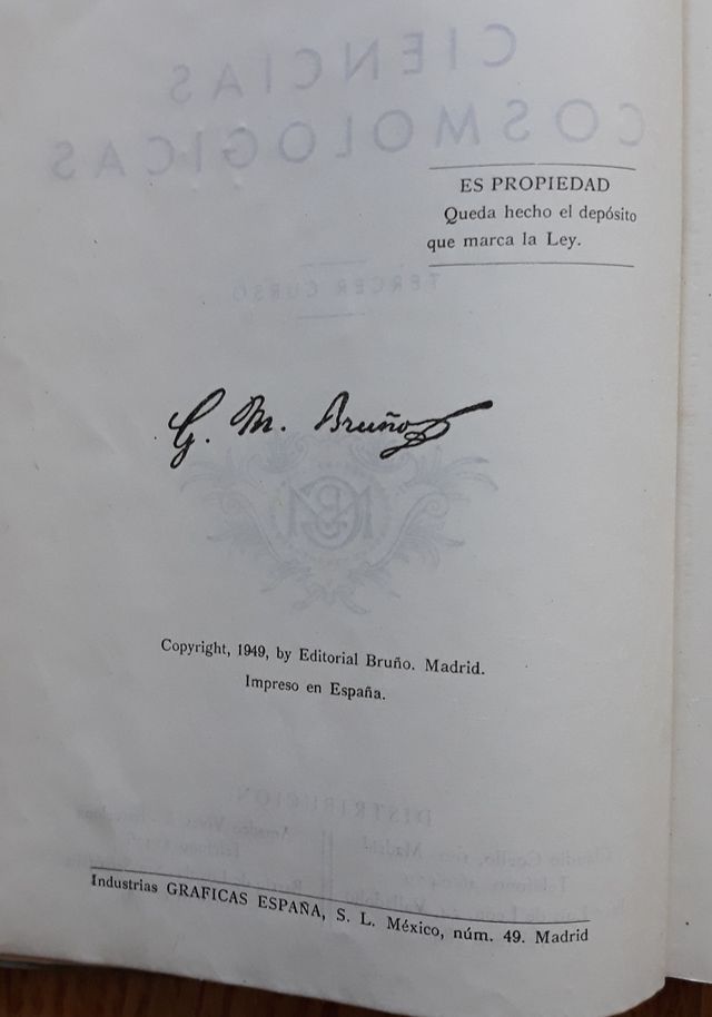 Antigua enciclopedia años 40
