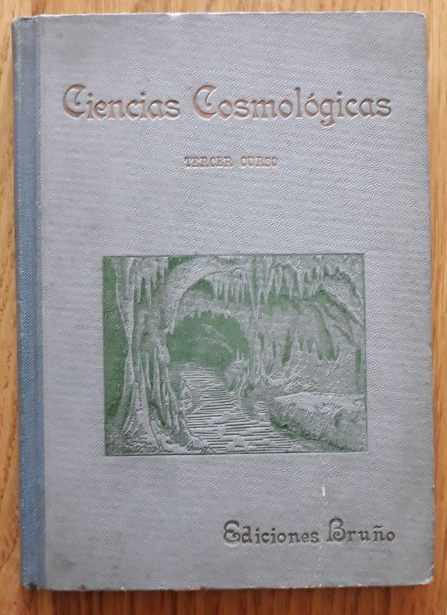Antigua enciclopedia años 40