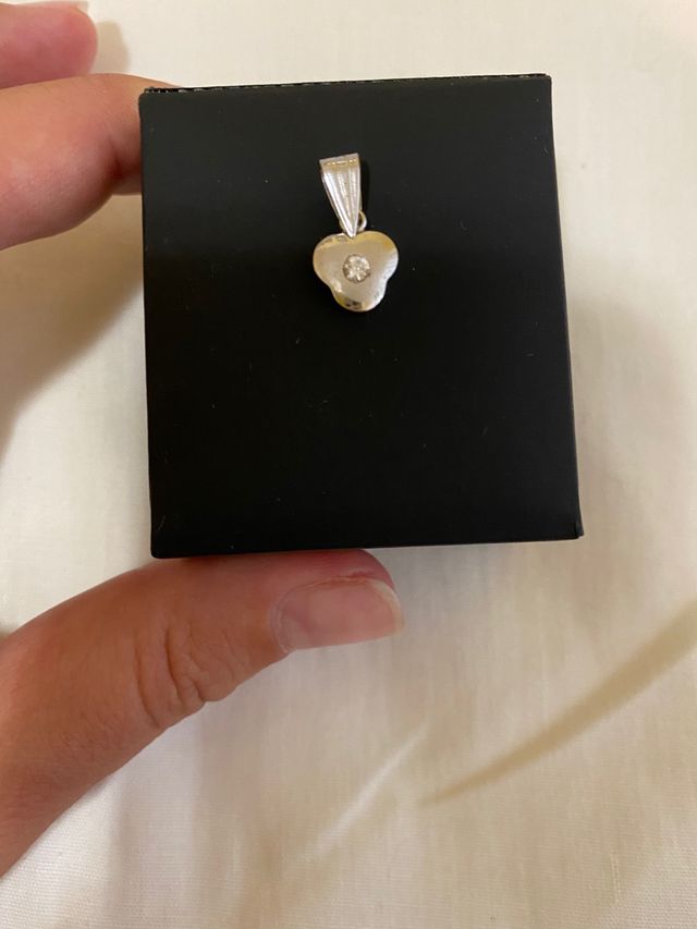 Colgante plata con circonita.