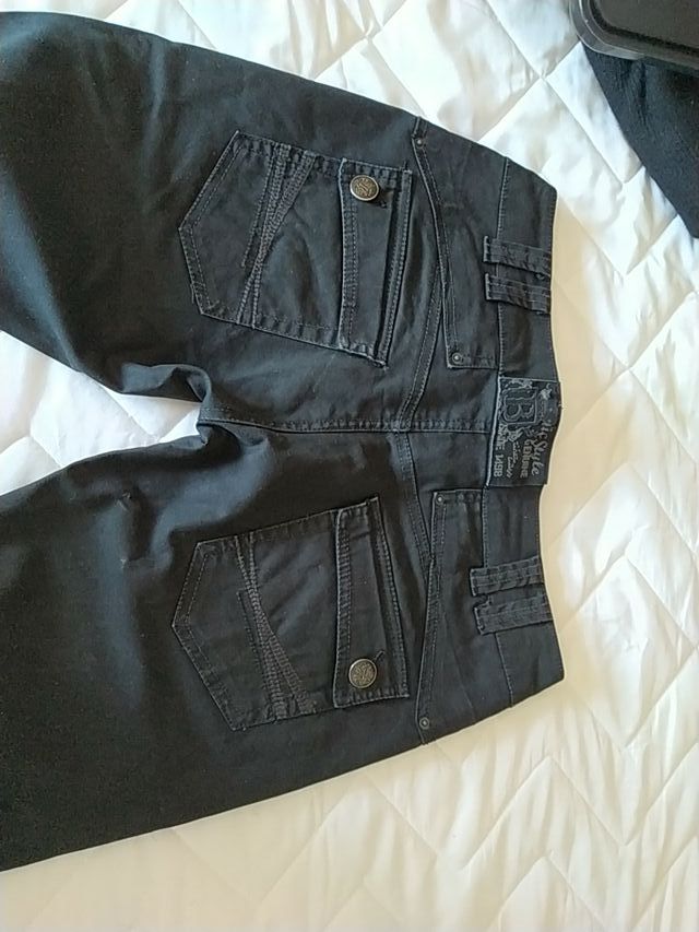 Pantalón negro largo