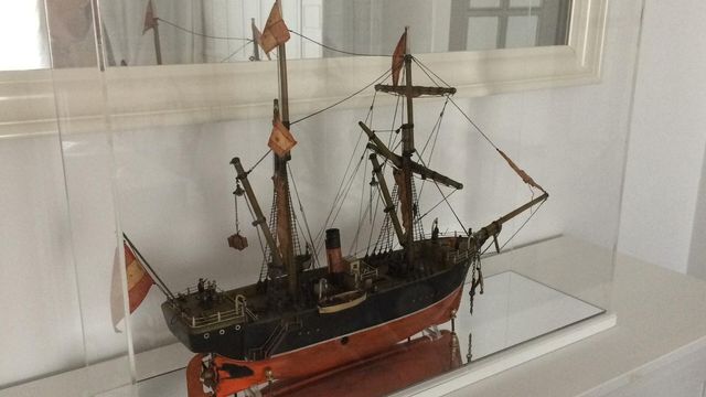 URNAS DE METACRILATO