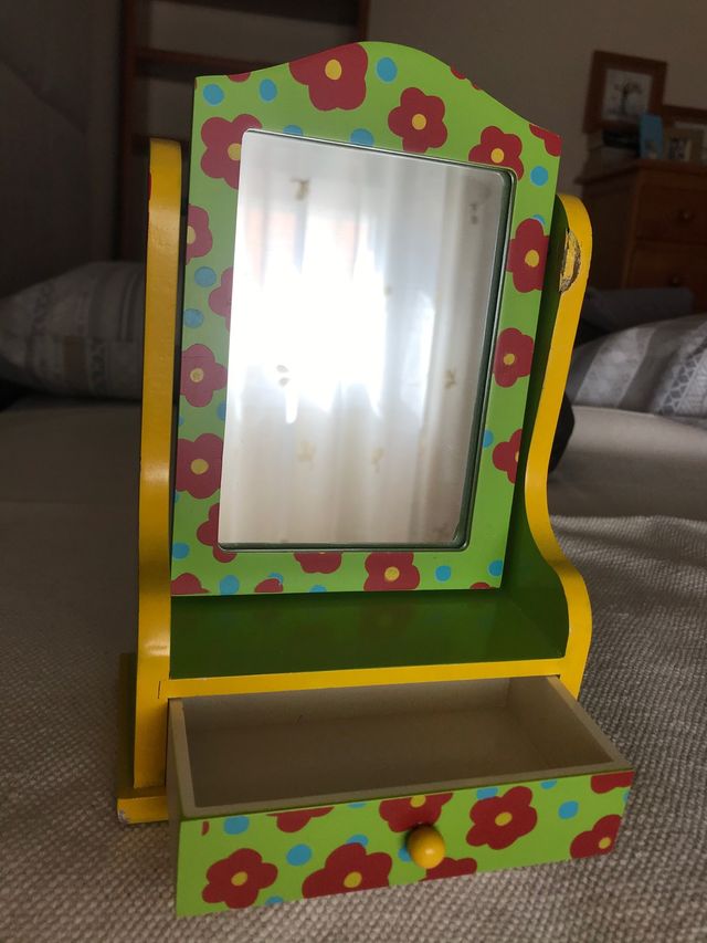 Cajita espejo y joyero.