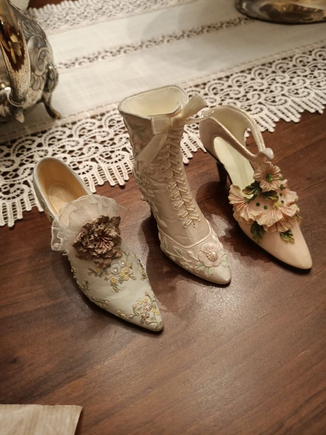 Juego zapatos porcelana