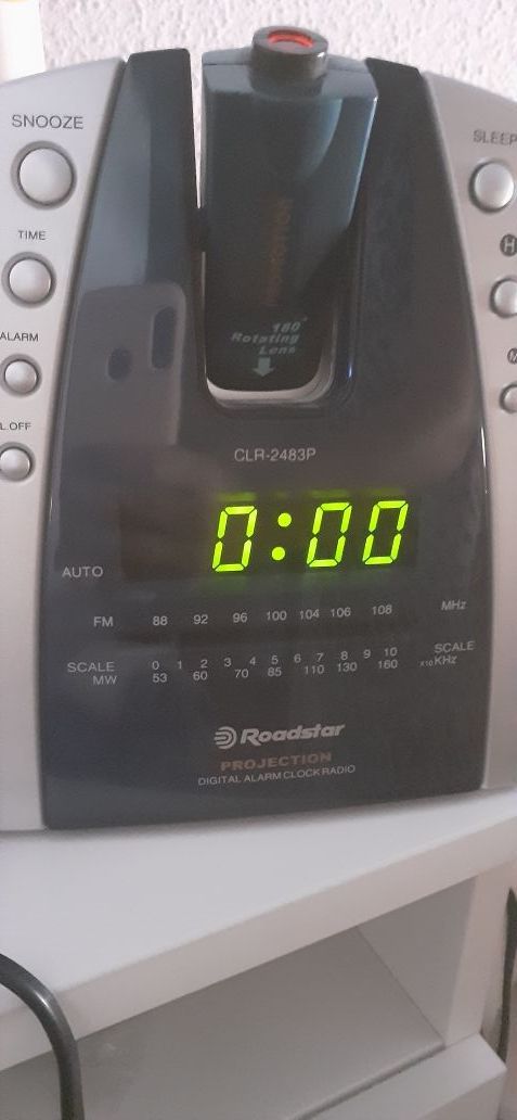 radio,despertador laser