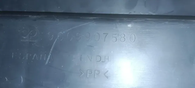 Peugeot 306: Paragolpes trasero nuevo