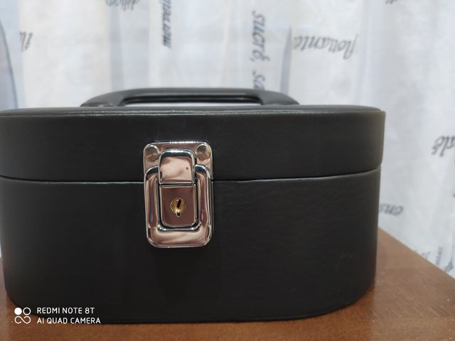 Portagioie ovale nero da viaggio e/o da casa