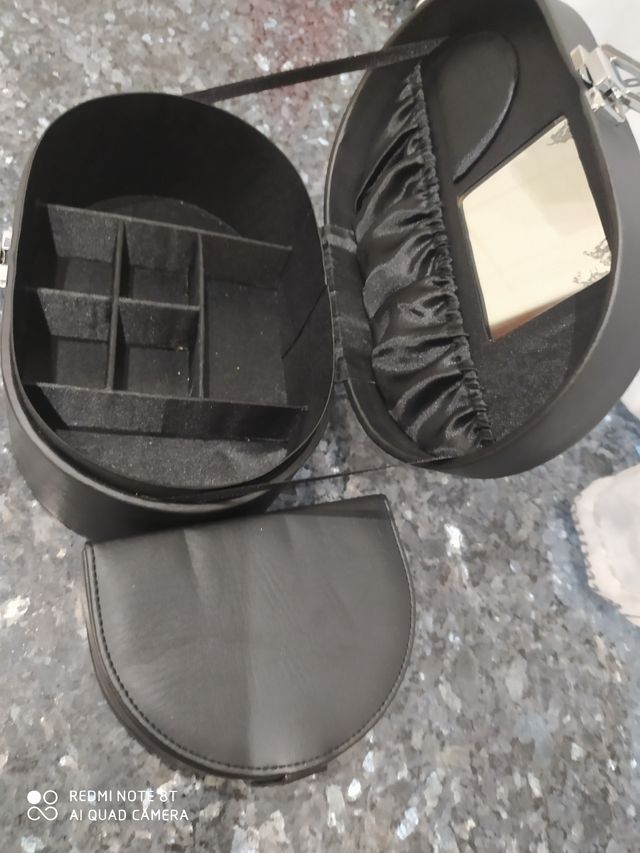 Portagioie ovale nero da viaggio e/o da casa