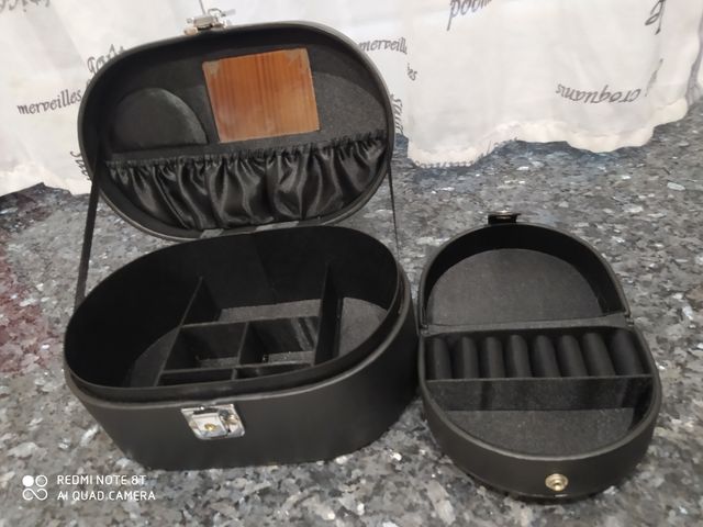 Portagioie ovale nero da viaggio e/o da casa