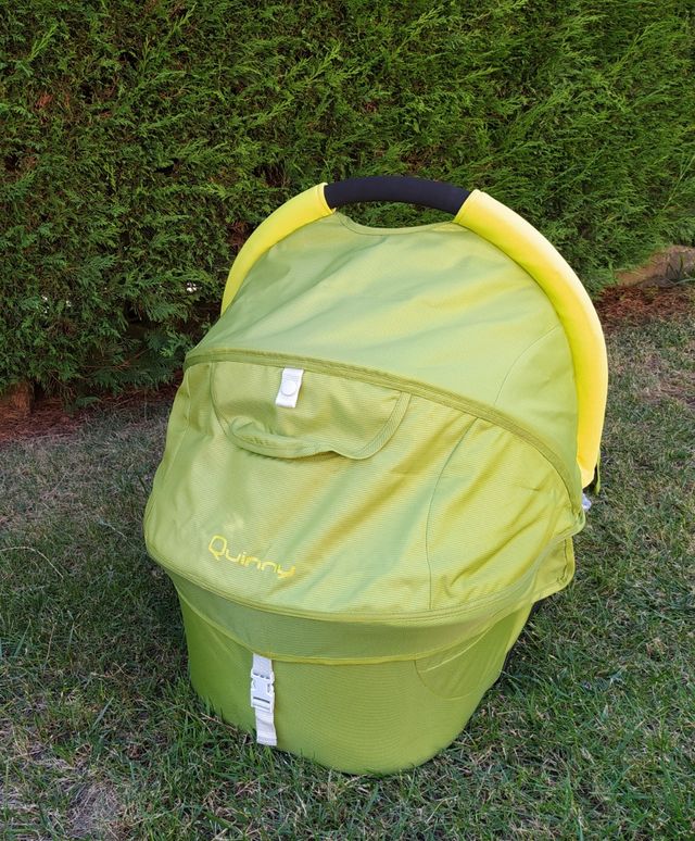 Capazo Quinni con accesorios y regalo