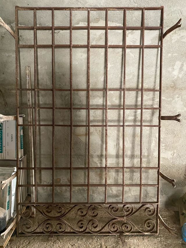 Reja de hierro macizo