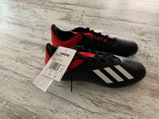botas de futbol adidas negras