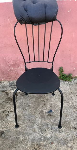 Mesas y sillas de hierro pr terraza o jardin de segunda mano por 95