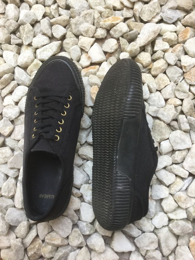 Zapatillas negras planas