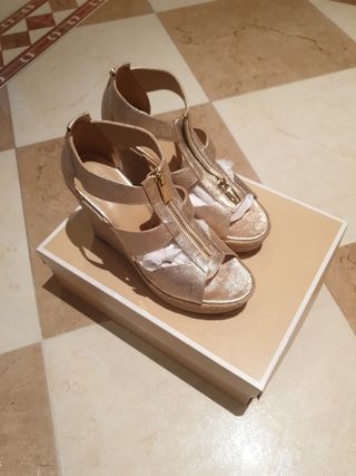 Zapatos michael kors de segunda mano por 70 EUR en Tarragona en WALLAPOP