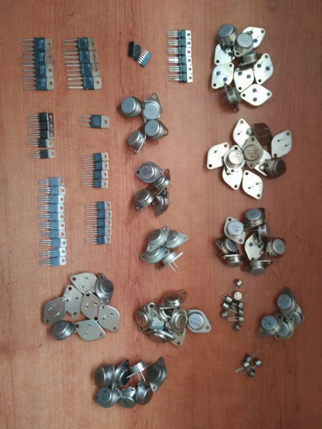 Material eléctrónico surtido