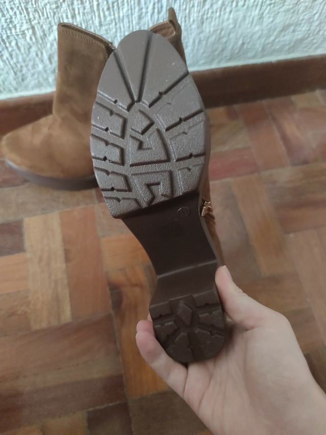 Stivaletti con tacco