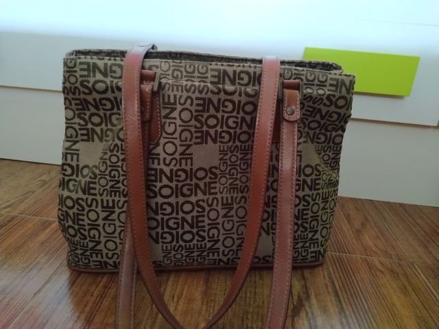 Bolso con diseño Soigne