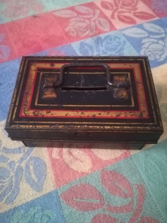 antigua hucha metálica inglesa años 40