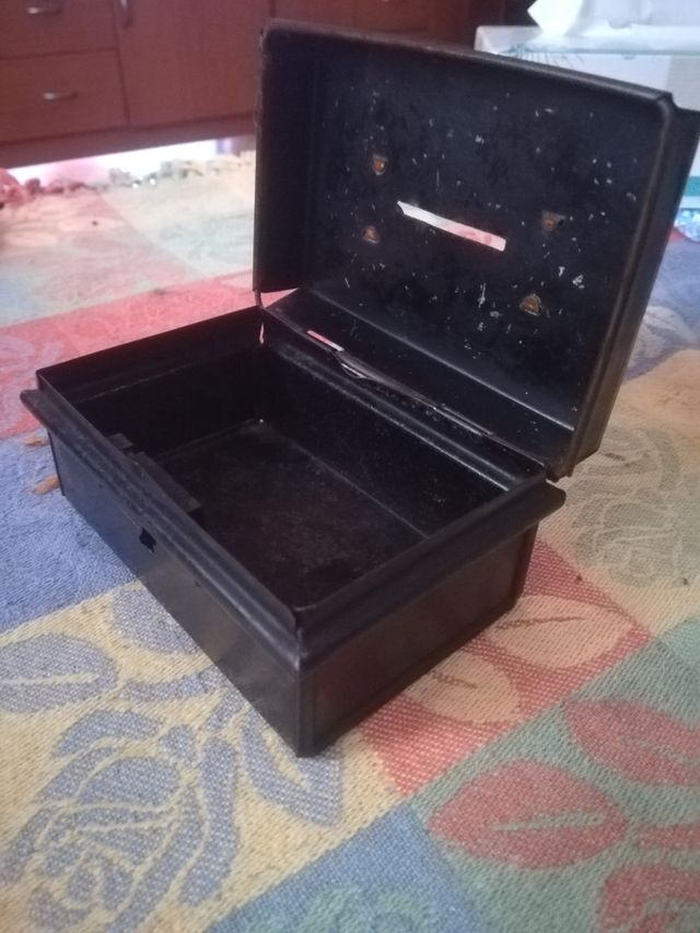 antigua hucha metálica inglesa años 40