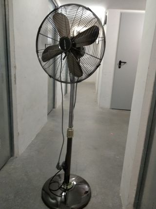 Ventilador de pie de segunda mano en Tres Cantos en WALLAPOP Ventilador de segunda mano en Tres Cantos en WALLAPOP