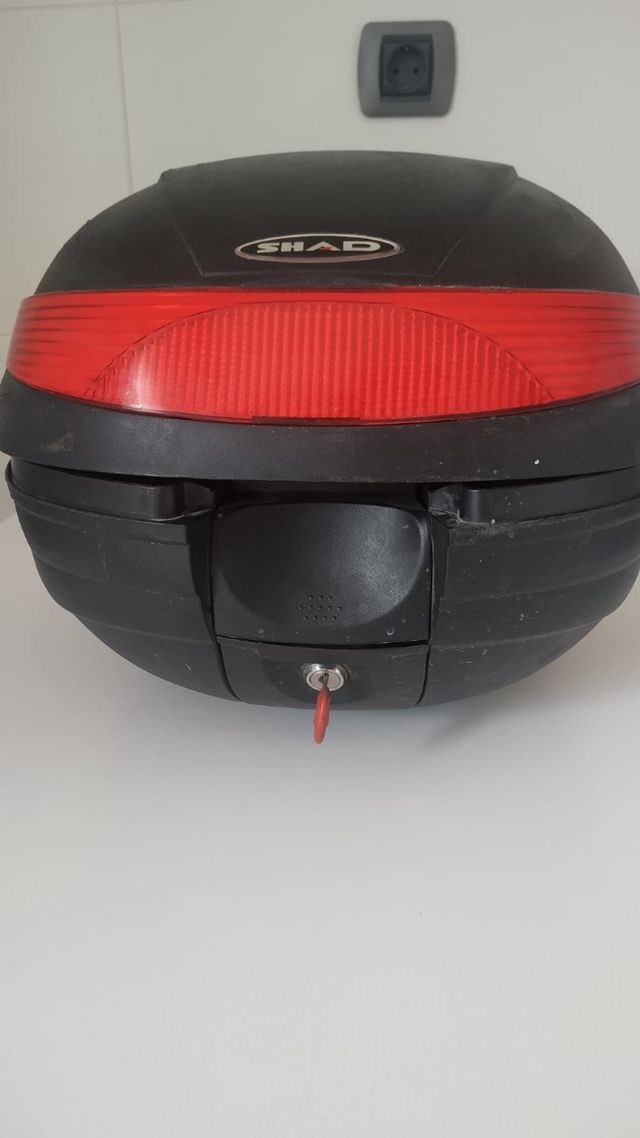 top case shad sh29 con parrilla de sujeccion