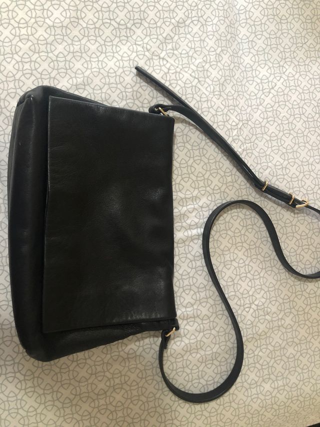Bolso de piel negro COS