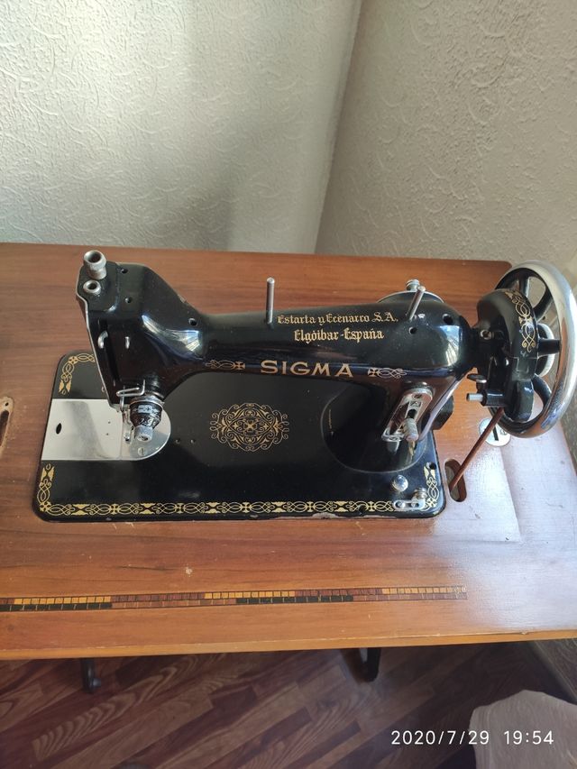 Maquina de coser antigüa