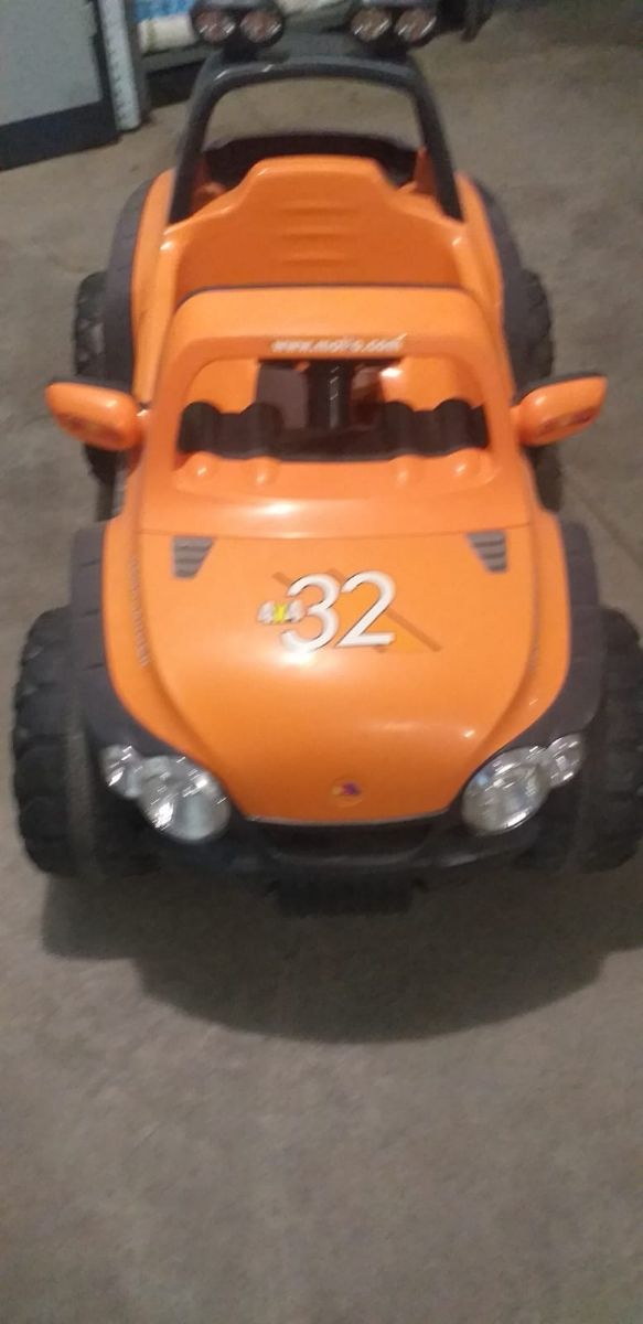 Coche de bateria Moltó Megalander 4×4 Élite