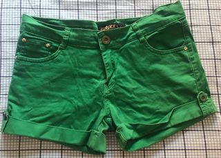 Pantalones tejanos verdes de segunda mano por 3 EUR en Ripollet en WALLAPOP
