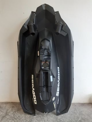 Superior casco Sea Doo Spark de segunda mano por 500 EUR en Sant Antoni de  Portmany en WALLAPOP