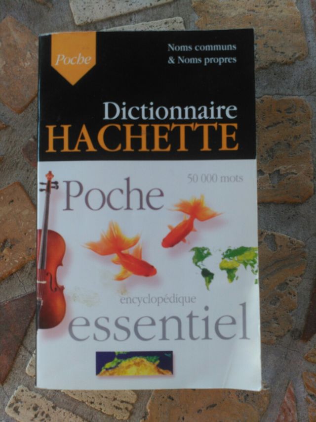 Dictionnaire Hachette Poche
