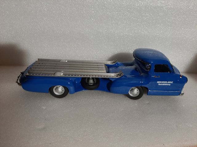 1/18 maqueta Mercedes rentransporter más Mercedes