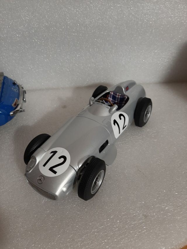 1/18 maqueta Mercedes rentransporter más Mercedes