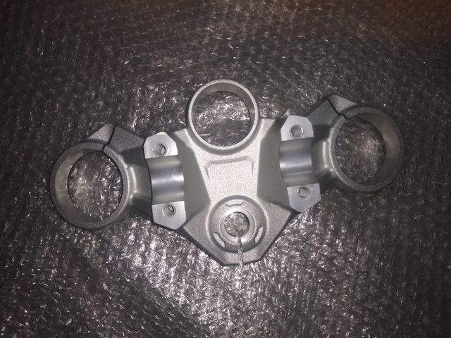 Tija bmw f800r año 2018