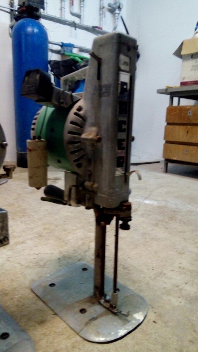 maquina de corte textil.