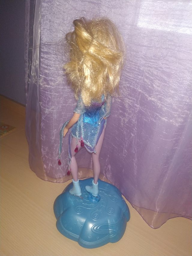BARBIE PATINADORA TELEDIRIGIDA