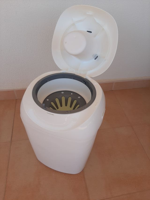 Cubo de basura para pañales
