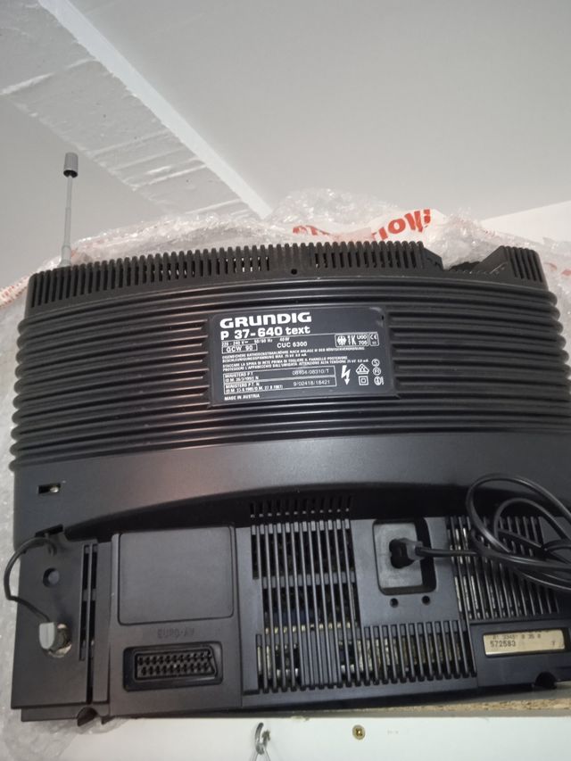 Televisor color pequeño