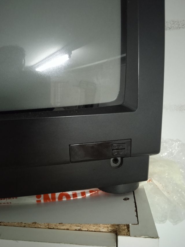 Televisor color pequeño