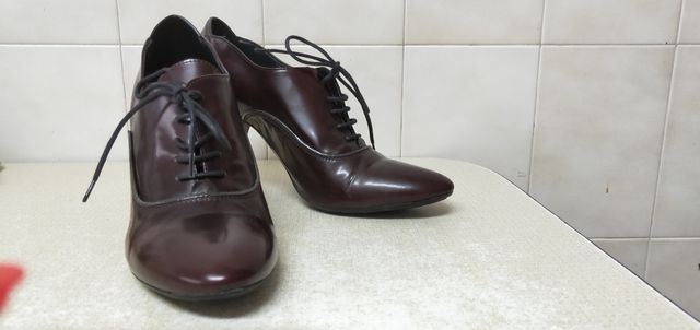 Espectaculares zapatos de cordones