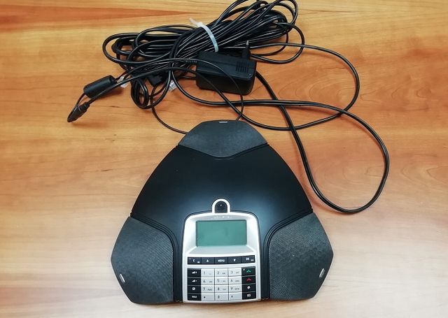 Telefono para conferencias