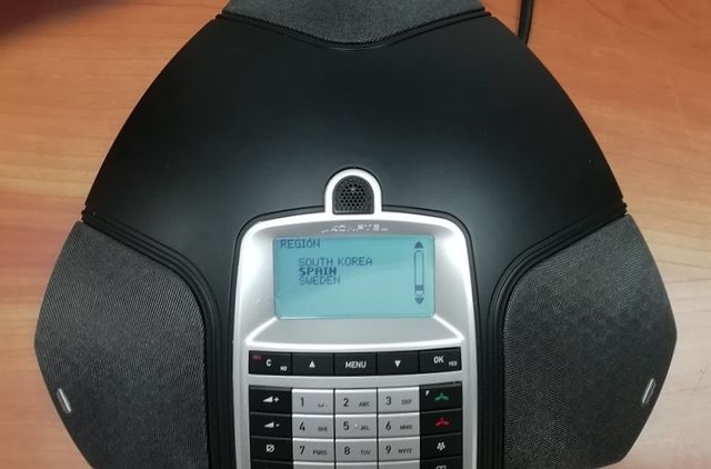 Telefono para conferencias