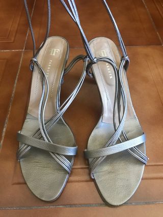 Sandalias Farrutx de segunda mano por 10 EUR en Villaviciosa de Odón en  WALLAPOP