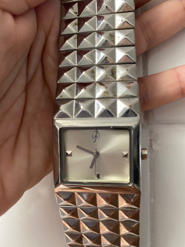 Reloj Stradivarius de metal