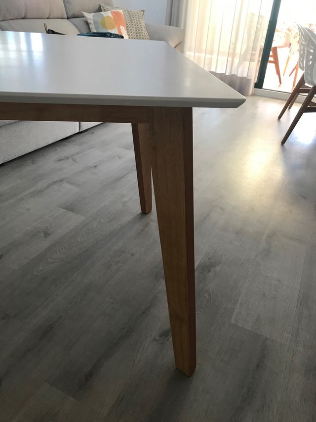 Tavolo da pranzo rettangolare