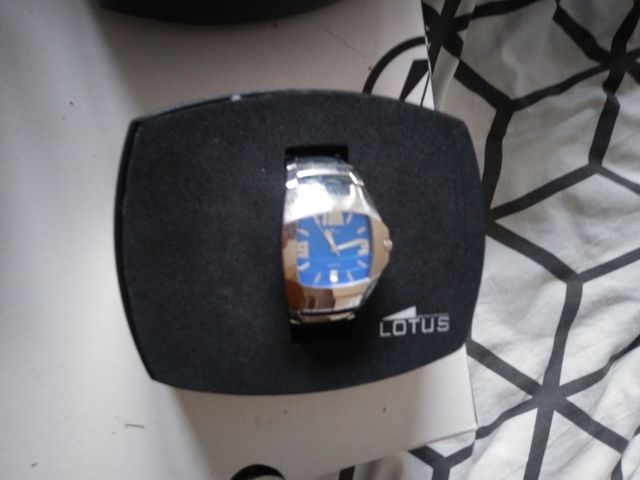 reloj Lotus